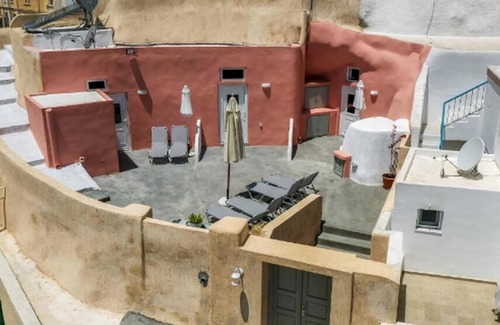 Karterados Villa | Marvellous Santorini Villa | Villa Bilbo | Double Room with Shared Furnished.