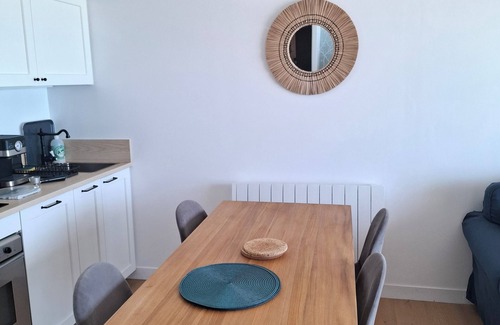 Agon-Coutainville Apartment | MARVELLOUS SEA VIEW BRIGHT 3* APARTMENT WITH ALL COMFORTS & PLEASANT TERRACE