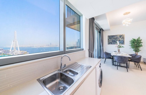 Dubai Marina Apartment | Marvelous 2BR Apt W/Marina View