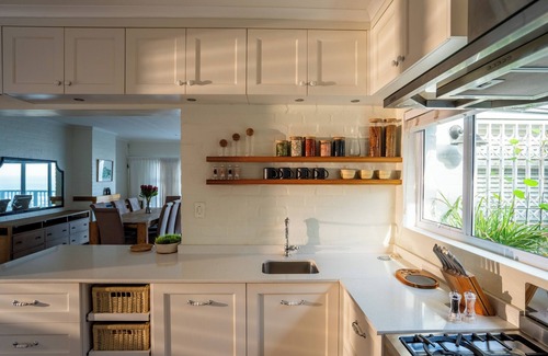 Cape Peninsula House | Marvelous 5-bedroom house with WiFi, pool, beach and more in Cape Town