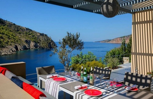 Frourion Villa | Marvelous Kefalonia Villa | Villa Chaozii | 2 Bedrooms | Seafront