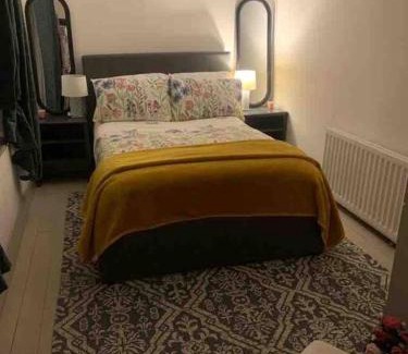 Omagh House | Mary Grays Hideaway 2 Bedroom Irish Cottage with Hot Tub