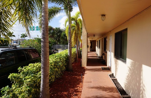 Dania Beach Apartment | Mary Pop Apartments