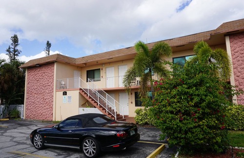 Dania Beach Apartment | Mary Pop Apartments