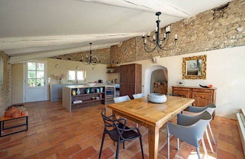 Eygalieres Villa | Mas Art et Soleil - Three Bedroom Villa, Sleeps 6