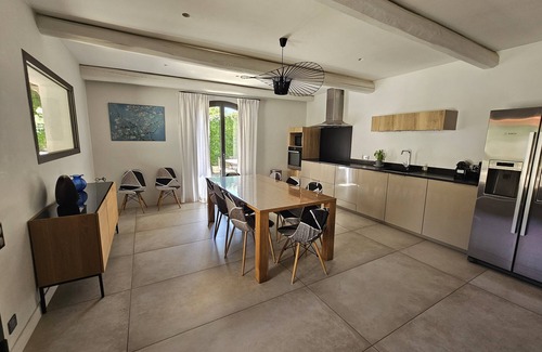 Eyragues House | Mas Climatisé à 10mn de Saint-rémy-de-provence, Piscine Chauffée, 10 Couchages