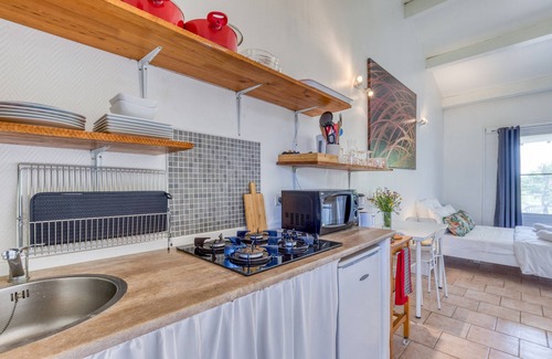 Saintes-Maries-de-la-Mer House | 'Mas Des Cypres - Mazet 4' with Private Terrace, Shared Garden and Wi-Fi