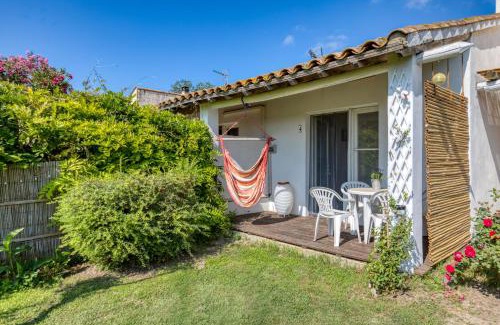 Saintes-Maries-de-la-Mer House | Mas des Cypres-Ensemble de 4 Mazets