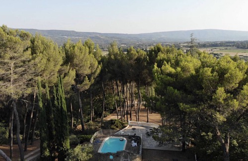 Gargas Villa | Mas in the ROUSSILLON pine forest with view, heated swimming pool