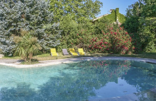 Graveson Villa | Mas Jullian - Renovated holiday home for 12p with gigantic private swimming pool