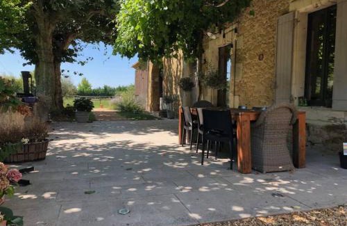 Althen-des-Paluds House | Mas l Oustau de Memei