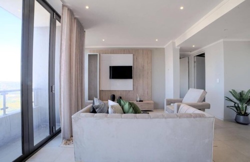 Greater Johannesburg Metropolitan Area Apartment | Masingita Towers - Presidential Apt