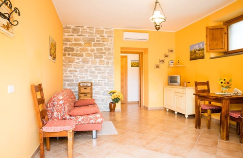 Agnone Bed & Breakfast | Masseria Acquasalsa Agnone Masseria in pietra Apartment Girasole