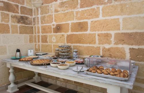 Salice Salentino Bed & Breakfast | Masseria Mazzetta Salento Corte del Falconiere B&B