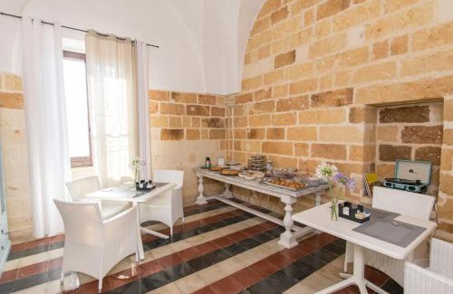 Salice Salentino Bed & Breakfast | Masseria Mazzetta Salento Corte del Falconiere B&B