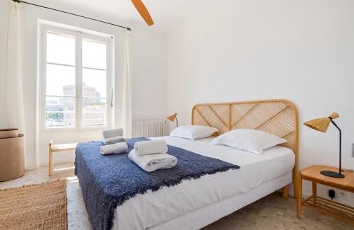 Hotel-de-Ville Apartment | MASSILIA BLUE - Grand appartement refait à neuf avec vue sur le Vieux Port