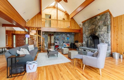 Poughquag House | Massive 4,000 sq foot chalet on more than seven acres, only 90 minutes from NYC