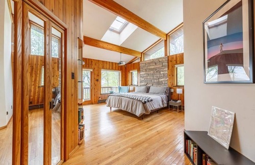 Poughquag House | Massive 4,000 sq foot chalet on more than seven acres, only 90 minutes from NYC