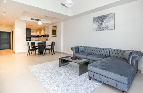 Dubai Apartment | Massive Balcony Harbour View Luxury 2 Bedroom