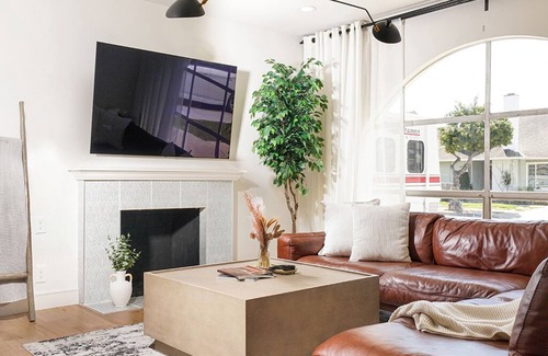 Midway City House | Massive Designer Home - Orange County - Close to Disneyland & Newport Beach