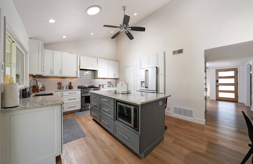 Midway City House | Massive Designer Home - Orange County - Close to Disneyland & Newport Beach