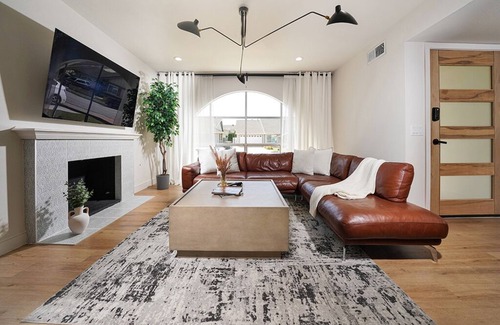 Midway City House | Massive Designer Home - Orange County - Close to Disneyland & Newport Beach