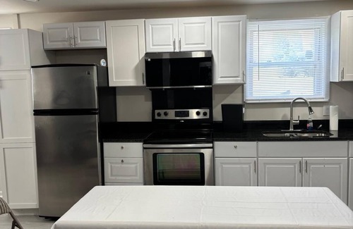 Fort Washington House | Master Bedroom with Private Bathroom; Near to Washington DC