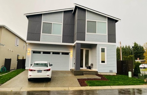 Kent House | Master Bedroom with attached Master Bathroom in a Brand new House for Rent
