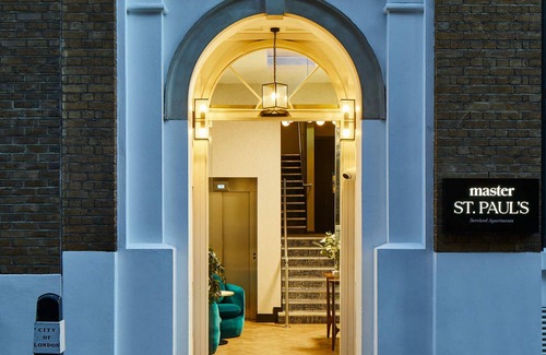 Castle Baynard Apartment | master St. Paul's