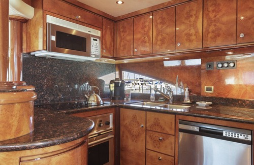 Bay Area Boat Rental | Master Stateroom Onboard A Luxury Yacht!