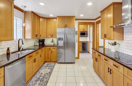 Evans House | MASTERS🏌️‍♂️Hot Tub⛳️GameRoom🏌️‍♂️Backyard