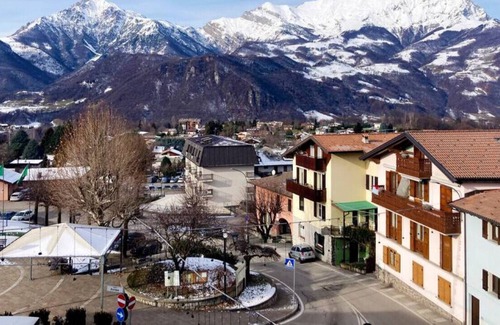 Cremeno Apartment | MAT Cremeno Rocco 3 · Large cosy mountain view apt for trekking lovers