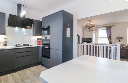 Matlock Cottage | MATLOCK MAISONETTE, family friendly in Matlock
