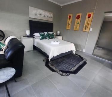 Port Elizabeth Apartment | Matrix Cottage