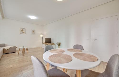 Logrono City Centre Apartment | Maturana by Clabao