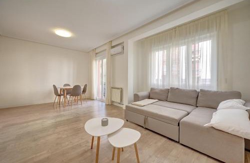 Logrono City Centre Apartment | Maturana by Clabao
