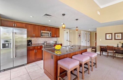 Kaanapali Condo | Maui Resort Rentals: Honua Kai – 6 Total Bedrooms, Groundfloor Residences, Over 3500 Combined Sq. Ft., Large Lawn Areas, Steps to Pools/Beach/B.B.Q.s!