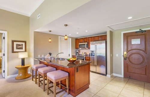 Kaanapali Condo | Maui Resort Rentals: Honua Kai – 8 Total Bedrooms, Groundfloor Residences, Over 4600 Combined Sq. Ft., Large Lawn Areas, Steps to Pools/Beach/B.B.Q.s!