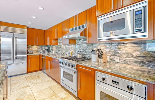 Honokowai Condo | Maui Resort Rentals: Honua Kai – Incredible 7 Bedroom Oceanfront Offering, Over 4400 combined Sq. Ft. w/Built-in Viking BBQ!