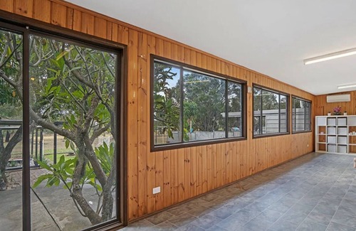 Cessnock House | Mavis by the golf course