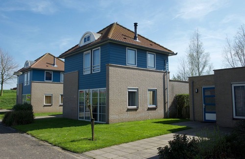 Hoofdplaat House | Maxime 205 - Kustpark Village Scaldia - Large detached holiday villa and spacious sheltered garden