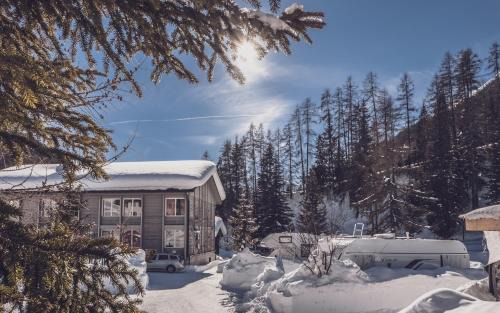 Frauenkirch Cabin | Maxon Pavillon by Mountain Hotels