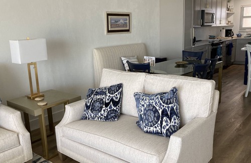 Daytona Beach Shores Condo | May 31 - June 7 Relax on beautiful no drive Beach with fully renovated Condo