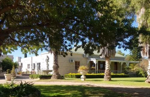 Oudtshoorn Apartment | Mayfair Farm Cottages