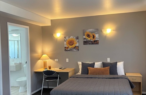Emerald Hotel | Mayfair Motel Emerald