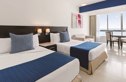 Marina Mazatlan Hotel | Mazatlan Peaceful Junior Suite with Terrace & Pool