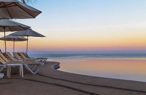 Marina Mazatlan Hotel | Mazatlan Peaceful Junior Suite with Terrace & Pool