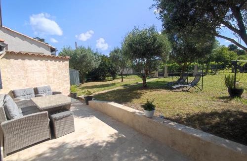 Montaren-et-Saint-Mediers Apartment | Mazet à 5 minutes d'Uzès