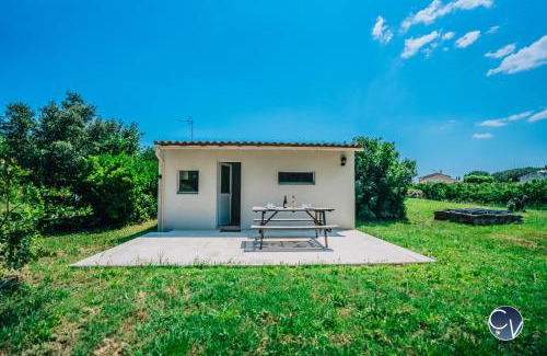 Saint-Quentin-la-Poterie House | Mazet au calme -Piscine privée-Grand jardin arboré