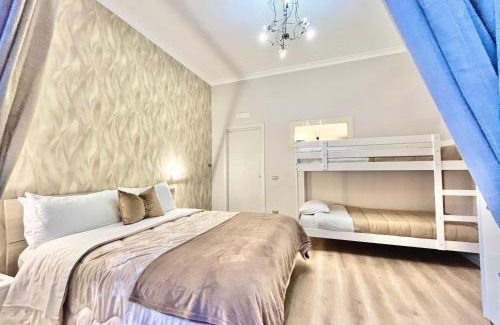 Naples City Centre Apartment | Mazzocchi House welcome wine
